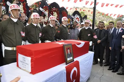 Şehit Jandarma Teğmen Turan, Gözyaşları Arasında Toprağa Verildi