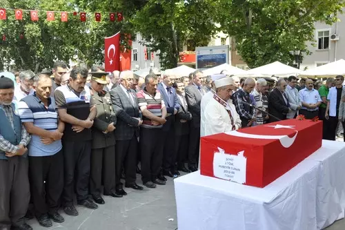 Şehit Jandarma Teğmen Turan, Gözyaşları Arasında Toprağa Verildi