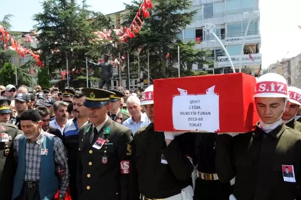 Şehit Teğmen Turan'ı 10 Bin Kişi Son Yolculuğuna Uğurladı