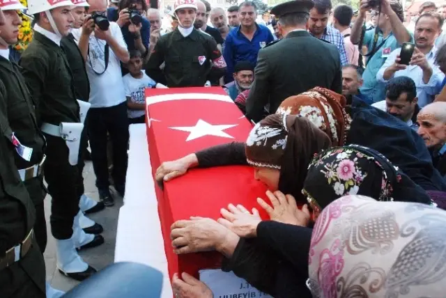 Şehit Teğmenin Babası: Vatan Sağ Olsun, Düşman Çatlasın
