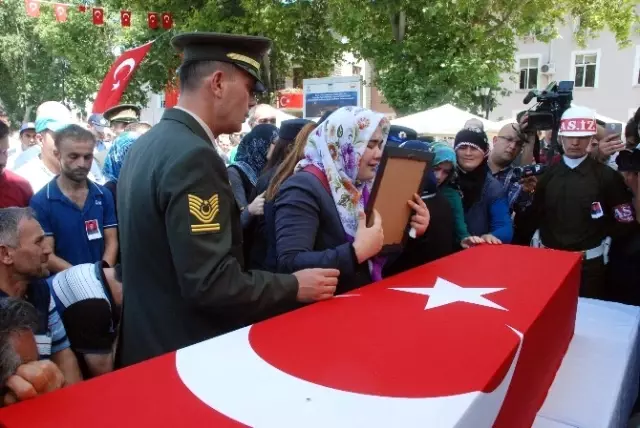 Şehit Teğmenin Babası: Vatan Sağ Olsun, Düşman Çatlasın