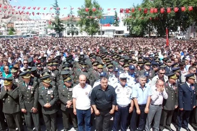 Şehit Teğmenin Babası: Vatan Sağ Olsun, Düşman Çatlasın