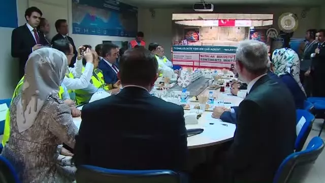 Başbakan Davutoğlu, Avrasya Tüneli İnşaatını Gezdi (2)