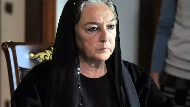 Oyuncu Tomris İncer'e Kanser Teşhisi Konuldu Oyuncu Tomris İncer'e Kanser Teşhisi Konuldu