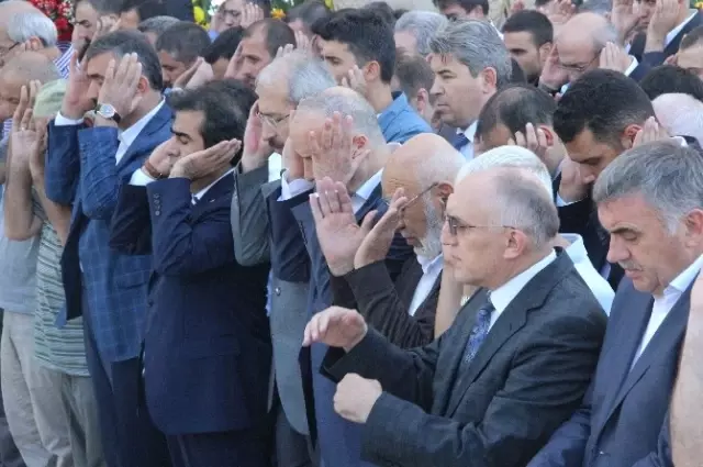 Bakan Feridun Bilgin'in Acı Günü Bakan Feridun Bilgin'in Acı Günü