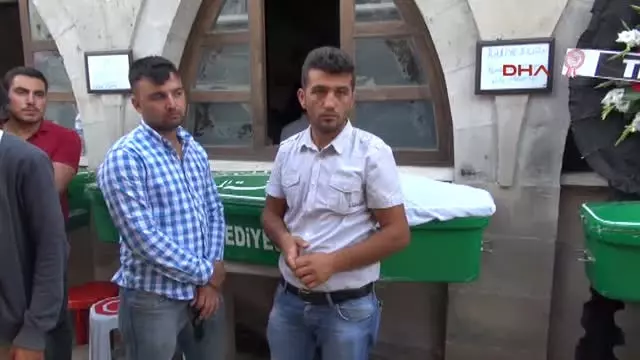 Bakan Bilgin, Bir Günde İki Yakınının Cenazesine Katıldı