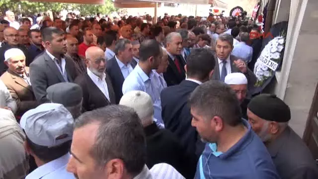 Bakan Bilgin, Bir Günde İki Yakınının Cenazesine Katıldı