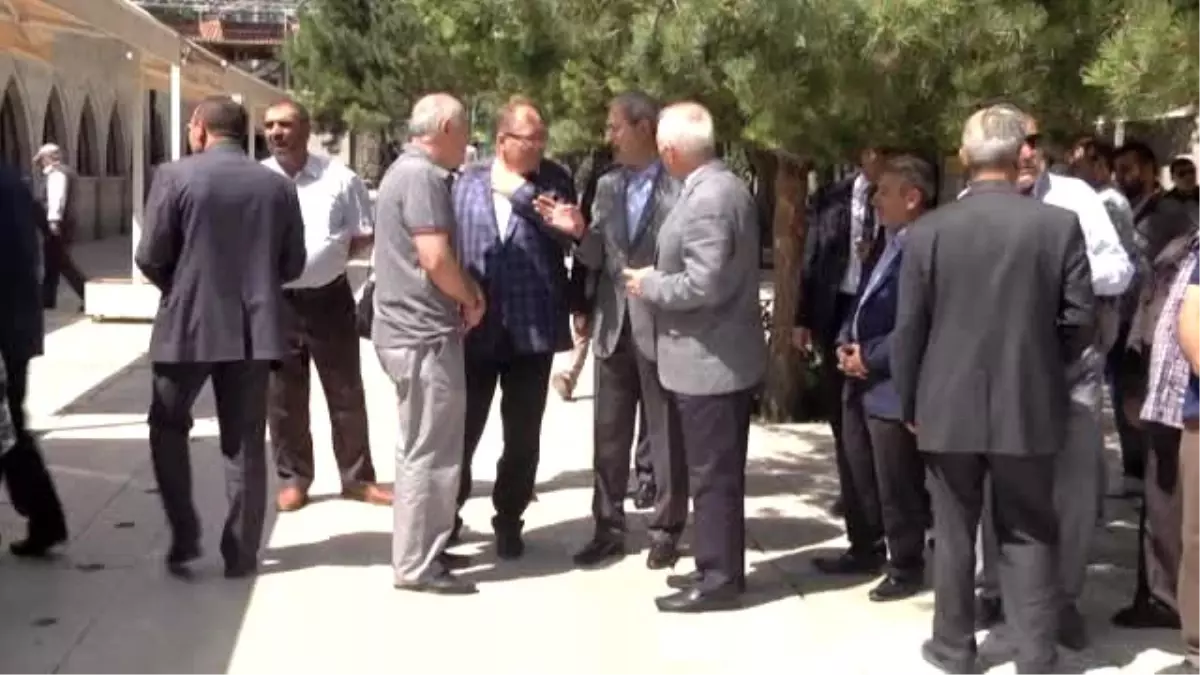Bakan Bilgin Yengesinin Cenazesine Katıldı