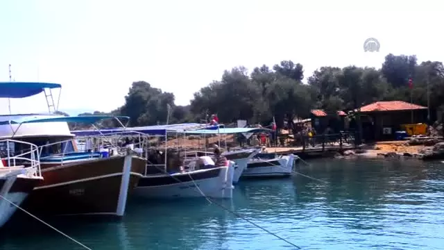 Kleopatra Nın Adası Ziyaretçilerini Cezbediyor