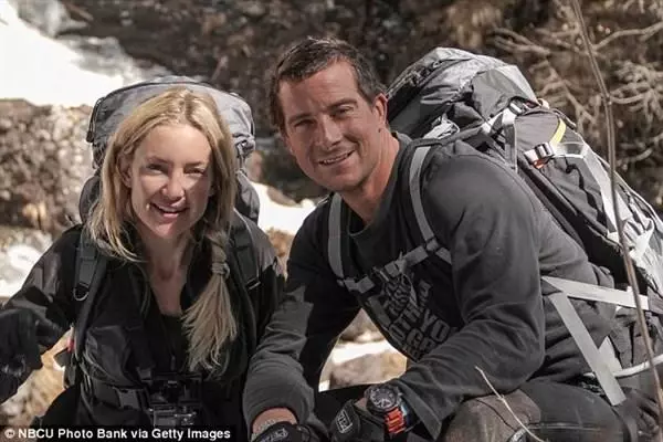 Obama Maceracı Bear Grylls ile Birlikte Alaska'da Üç Gün Hayatta Kalma Mücadelesi Verecek Obama Maceracı Bear Grylls ile Birlikte Alaska'da Üç Gün Hayatta Kalma Mücadelesi Verecek