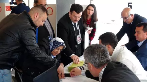 Almanya'da Türk Başkonsoloslukları Bu Hafta Sonu Açık Olacak