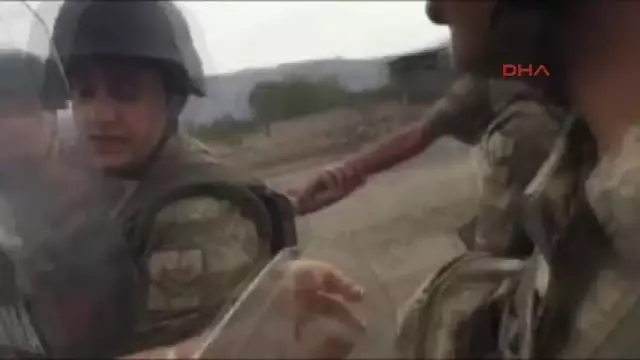 Sokağa Çıkma Yasağının Sürdüğü Cizre'de 1 Kişi Öldü, 5 Kişi Yaralandı Sokağa Çıkma Yasağının Sürdüğü Cizre'de 1 Kişi Öldü, 5 Kişi Yaralandı