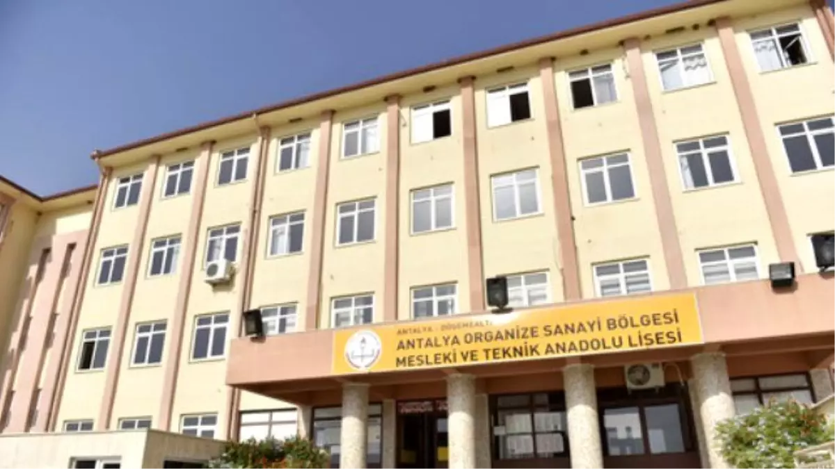 Meb Egitimde Yetersiz Kaldi Sanayici Okulunu Geri Aliyor Antalya