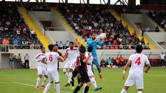 Https Www Haberler Com Kaleci Harun Taraftari Neden Dovdugunu