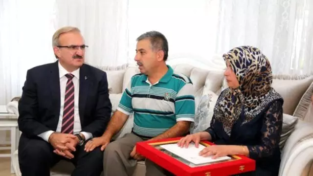 Bursalı Şehitlerin Adları Okullarda Yaşayacak Bursalı Şehitlerin Adları Okullarda Yaşayacak