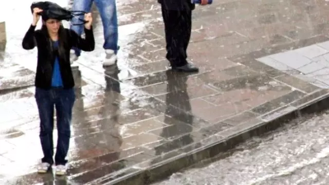 Meteoroloji'den 7 İle Sağanak ve Yerel Yağış Uyarısı Meteoroloji'den 7 İle Sağanak ve Yerel Yağış Uyarısı