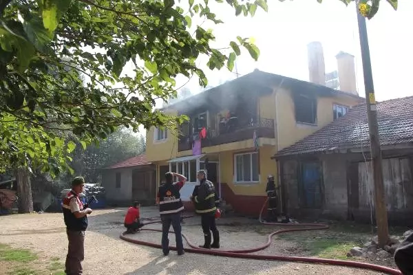 Elektrik Kontağı Evi Yaktı Haberler