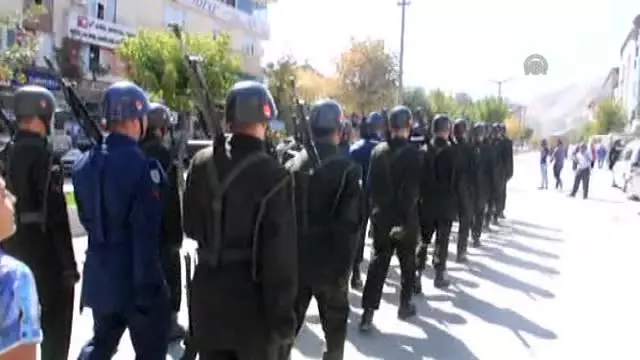 Gaziler Günü - Törende Fenalaşan 85 Yaşındaki Kore Gazisi - Muş/hakkari/ Gaziler Günü - Törende Fenalaşan 85 Yaşındaki Kore Gazisi - Muş/hakkari/