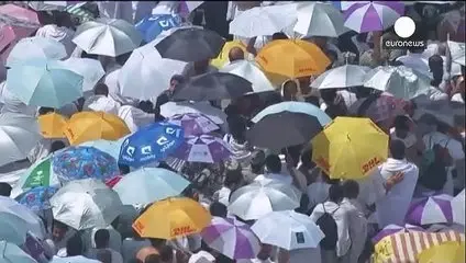 Hacı Adaylarının Dualarında Dünya Barışı Var Hacı Adaylarının Dualarında Dünya Barışı Var