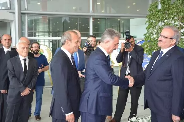 Bursa Valisi Karaloğlu: Bayram, Birliğimizi Güçlendirsin Bursa Valisi Karaloğlu: Bayram, Birliğimizi Güçlendirsin