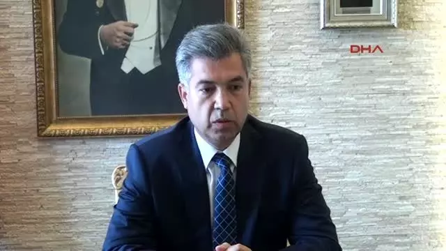 Çanakkale Vali Erkal'dan, Belediye Başkanı Gökhan'a Yanıt: Kimse Bana İşimi Öğretmeye Kalkmasın Çanakkale Vali Erkal'dan, Belediye Başkanı Gökhan'a Yanıt: Kimse Bana İşimi Öğretmeye Kalkmasın