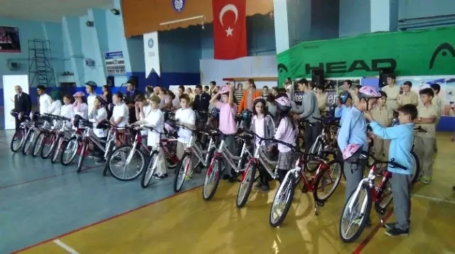 Türkiye Sağlıklı Beslenme ve Hareketli Yaşam Programı' Kapsamında Bisiklet Dağıtım Programı... Türkiye Sağlıklı Beslenme ve Hareketli Yaşam Programı' Kapsamında Bisiklet Dağıtım Programı...