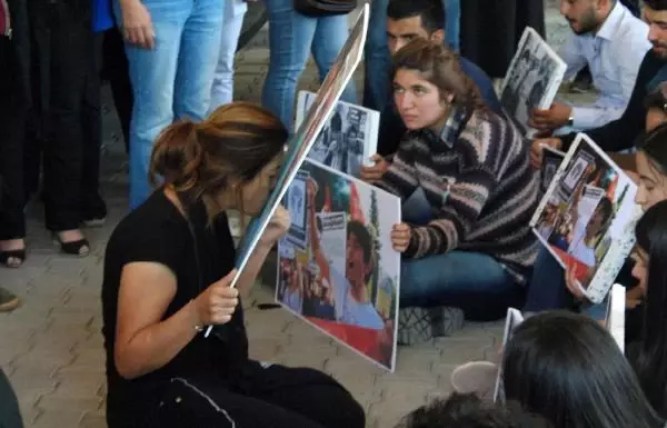 Ankara'daki Saldırıda Ölen Ali Deniz Uzatmaz Toprağa Verildi Ankara'daki Saldırıda Ölen Ali Deniz Uzatmaz Toprağa Verildi