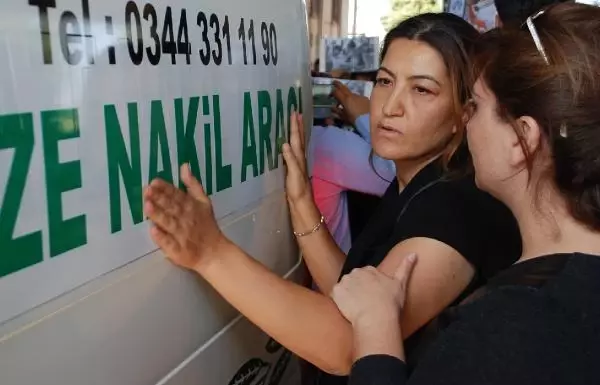 Ankara'daki Saldırıda Ölen Ali Deniz Uzatmaz Toprağa Verildi Ankara'daki Saldırıda Ölen Ali Deniz Uzatmaz Toprağa Verildi
