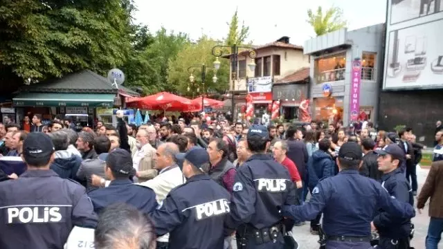Kütahya'da Karşıt Görüşlü Gruplar Arasında Kavga Kütahya'da Karşıt Görüşlü Gruplar Arasında Kavga