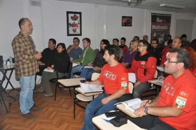 Bozüyük'te Akut Ekiplerine Eğitim Verildi Bozüyük'te Akut Ekiplerine Eğitim Verildi