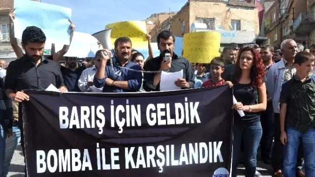Derik'te Kesk Bileşenleri Ankara'daki Patlamayı Protesto Etti Derik'te Kesk Bileşenleri Ankara'daki Patlamayı Protesto Etti
