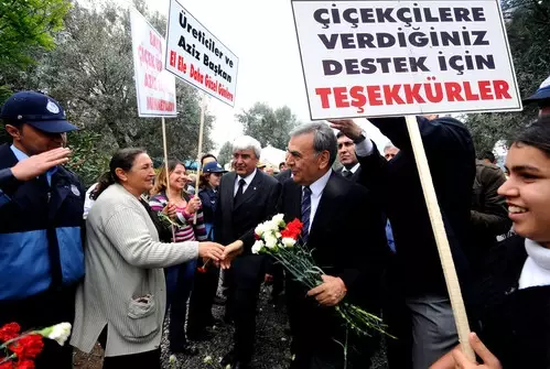 İzmir Büyükşehir'in 'Topraksız Tarım' Projesi Hibe Desteği Alacak İzmir Büyükşehir'in 'Topraksız Tarım' Projesi Hibe Desteği Alacak