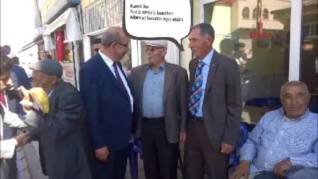 Kayseri - MHP'li Aday, Seçmenlerle Çektirdiği Fotoğrafları Konuşturdu Kayseri - MHP'li Aday, Seçmenlerle Çektirdiği Fotoğrafları Konuşturdu