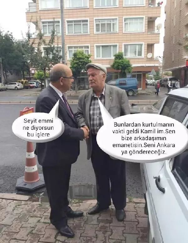 MHP'li Aday, Seçmenlerle Çektirdiği Fotoğrafları Konuşturdu MHP'li Aday, Seçmenlerle Çektirdiği Fotoğrafları Konuşturdu