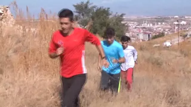 Şampiyonalara 'Rocky' Gibi Hazırlanıyorlar Şampiyonalara 'Rocky' Gibi Hazırlanıyorlar