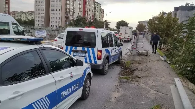 Virajı Alamayan Otomobil Köprüden Uçtu: 4 Yaralı Virajı Alamayan Otomobil Köprüden Uçtu: 4 Yaralı