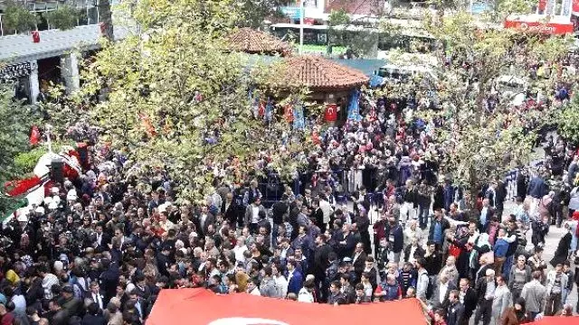 Sakaryalı Şehidi 5 Bin Kişi Uğurladı Sakaryalı Şehidi 5 Bin Kişi Uğurladı