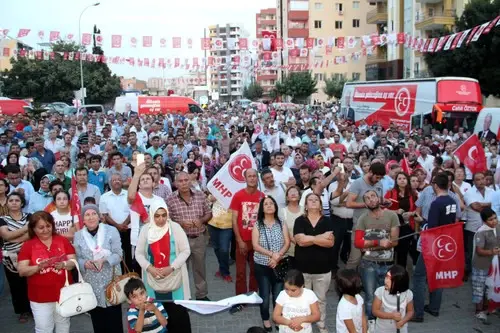 MHP Mitinginde Şehitlere Dua MHP Mitinginde Şehitlere Dua