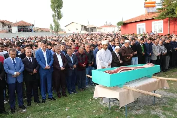 Ankaralı Namık' Çankırı'da Toprağa Verildi Ankaralı Namık' Çankırı'da Toprağa Verildi