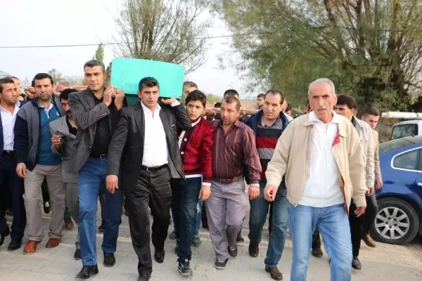 Ankaralı Namık' Çankırı'da Toprağa Verildi Ankaralı Namık' Çankırı'da Toprağa Verildi