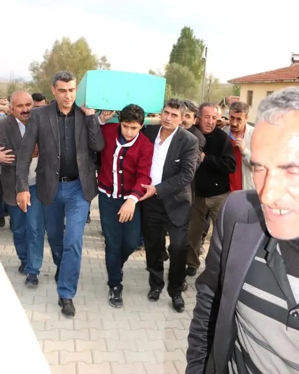 Ankaralı Namık' Çankırı'da Toprağa Verildi Ankaralı Namık' Çankırı'da Toprağa Verildi