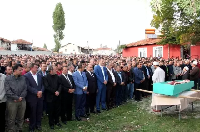 Ankaralı Namık Son Yolculuğuna Uğurlandı Ankaralı Namık Son Yolculuğuna Uğurlandı