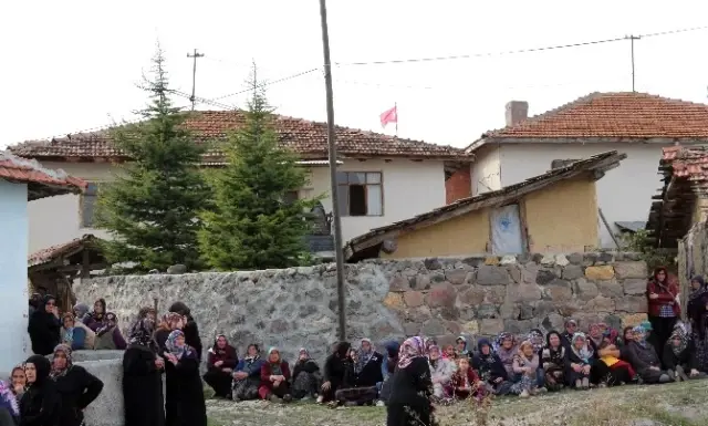 Ankaralı Namık Son Yolculuğuna Uğurlandı Ankaralı Namık Son Yolculuğuna Uğurlandı