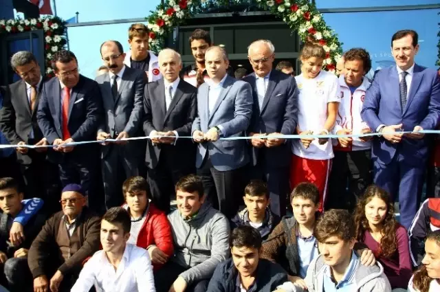 Bakan Kılıç, Atakum Gençlik Merkezi'ni Açtı