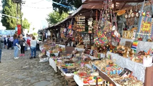 Cumalıkızık Esnafına 'Yıldırım' Destek Cumalıkızık Esnafına 'Yıldırım' Destek