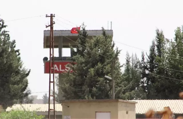 Işid'e Katılmak Üzere Suriye'ye Gitmeye Çalışan 9 Kişi Yakalandı Işid'e Katılmak Üzere Suriye'ye Gitmeye Çalışan 9 Kişi Yakalandı
