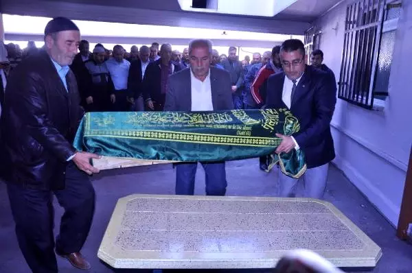 Kapodakya Gezisi Dönüşünde Kazada Ölen 3 Yaşındaki Efsagül Toprağa Verildi Kapodakya Gezisi Dönüşünde Kazada Ölen 3 Yaşındaki Efsagül Toprağa Verildi