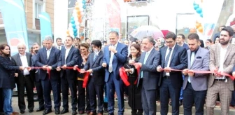 Çekmeköy Adnan Menderes Gençlik ve Kültür Merkezi Hizmete Açıldı