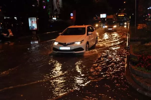 Çanakkale'de Sağanak Yağış Su Baskınlarına Neden Oldu