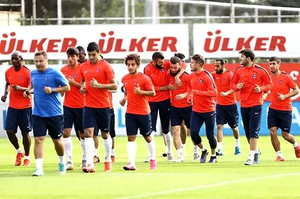 Trabzonspor Başkanlarından Erdem: Kendi Evlatlarınız Sizi Yarı Yolda Bırakmaz Trabzonspor Başkanlarından Erdem: Kendi Evlatlarınız Sizi Yarı Yolda Bırakmaz